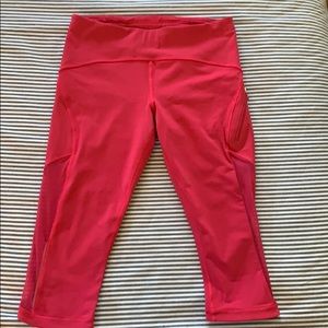 Lululemon cropped mesh capri with pockets